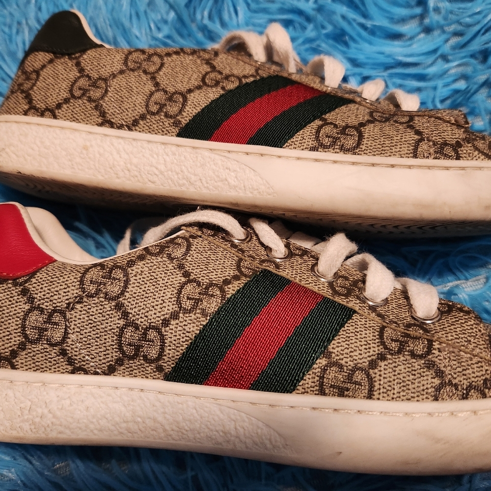 Gucci sneakers size 32